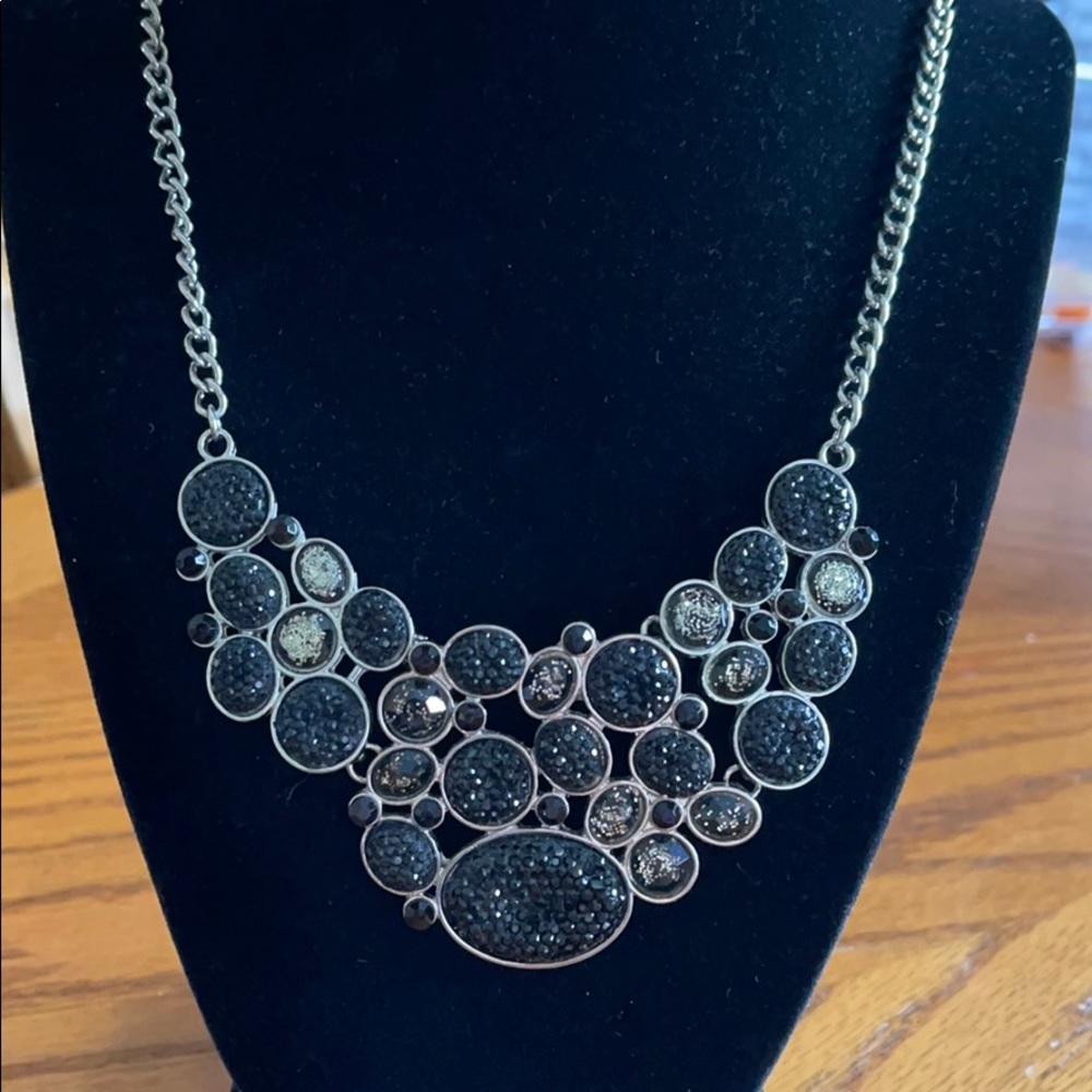 Statement Necklace With Earrings - image 3